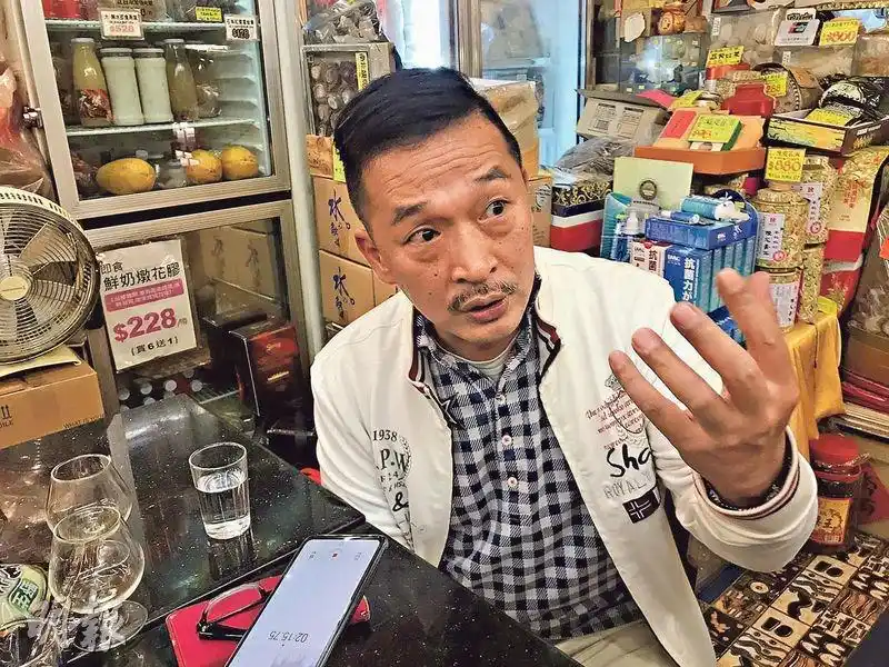 58岁绿叶王黄文标入行31年,在tvb储蓄不到100元,离巢仍坚持拍戏