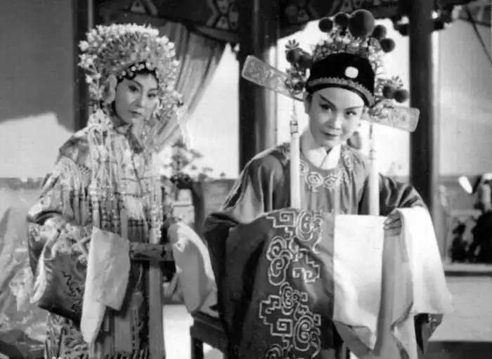 电影《女驸马》