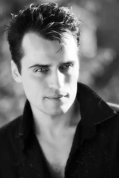 俄罗斯最帅男歌手植物人五年后去世,曾心跳停止半小时后复活_谢尔盖