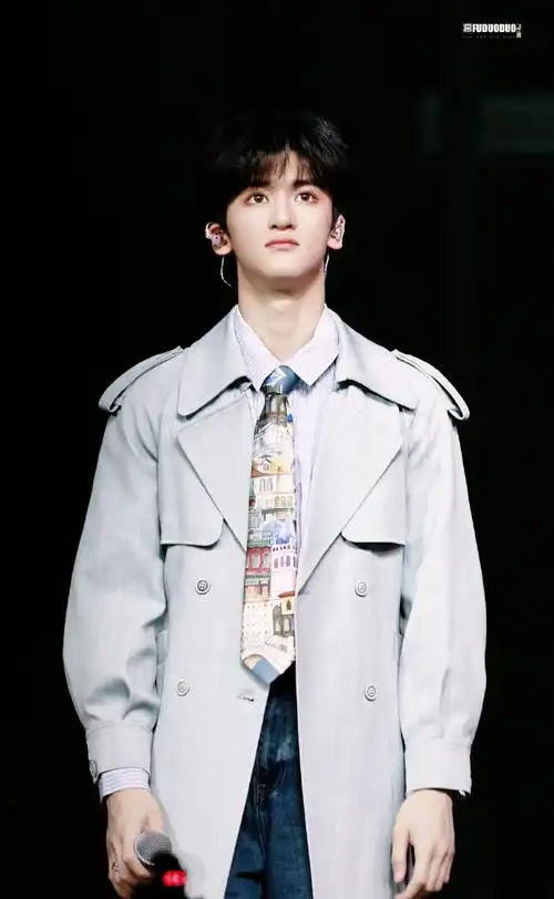 邓佳鑫超话#多多佳鑫#  38303634383132363736