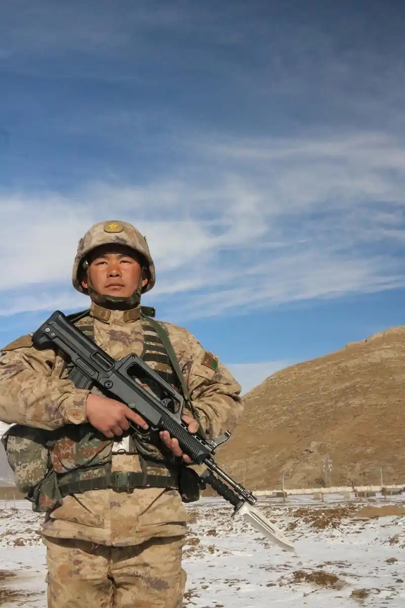 ""人民有危难,子弟兵永远在路上!"(彭茜,马耀辉,姜瑞)