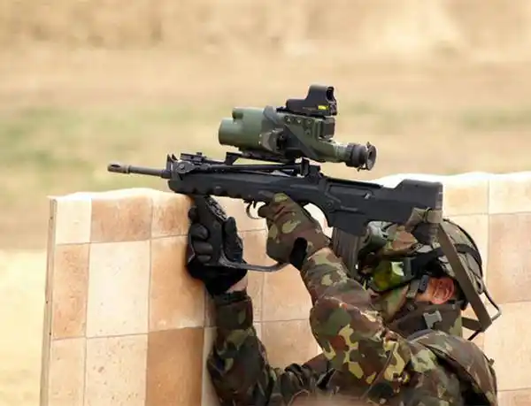 在法国的未来单兵战斗系统研制过程中,对法玛斯步枪做出了重大改进