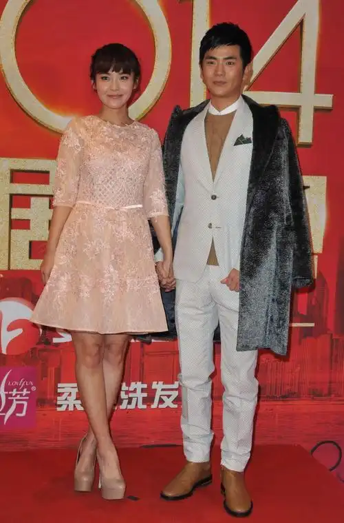 20岁演妇女34岁演学生两年接18部剧为母买房她苦尽甘来了