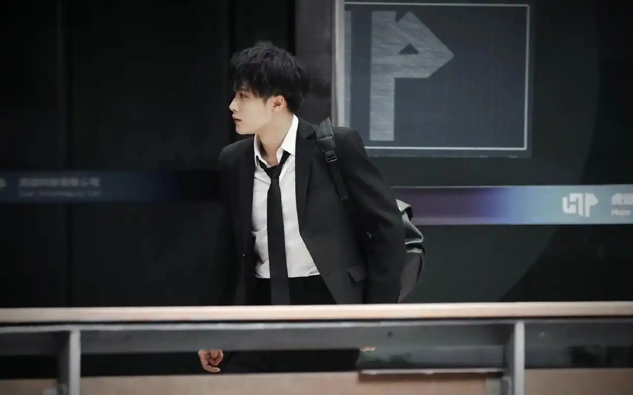 #檀健次 渣苏感 #氛围感 #壁纸 - 抖音