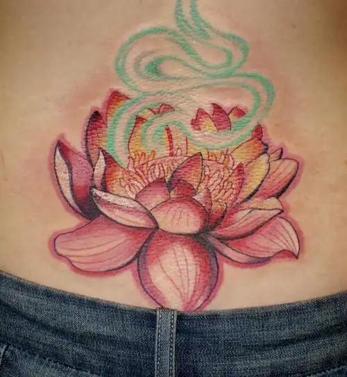 后腰红色莲花纹身图案