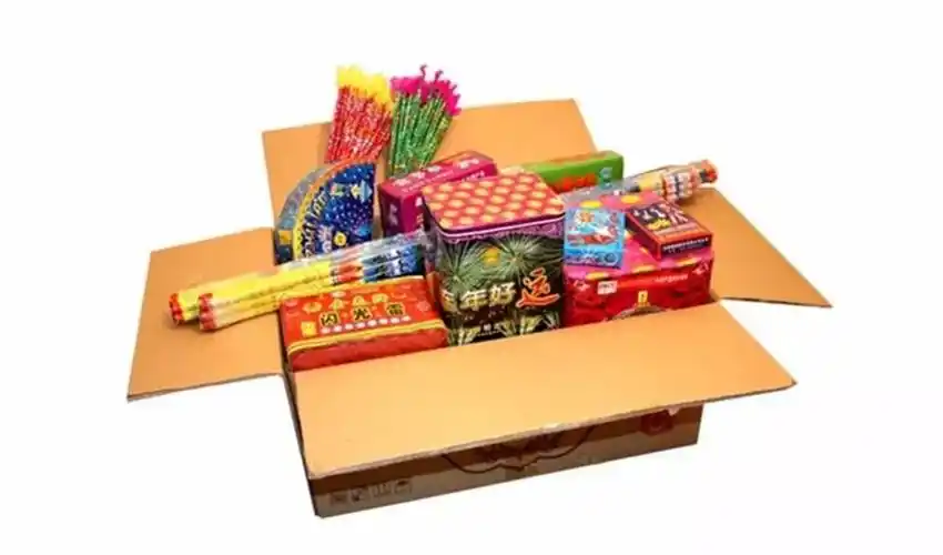 今年,全市销售的烟花爆竹种类约达三十种,均为个人燃放类的c,d级烟花