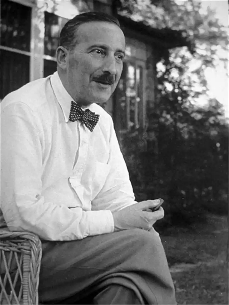 茨威格是一位文体大家,他成为20年代在国外最受欢迎的作家之一