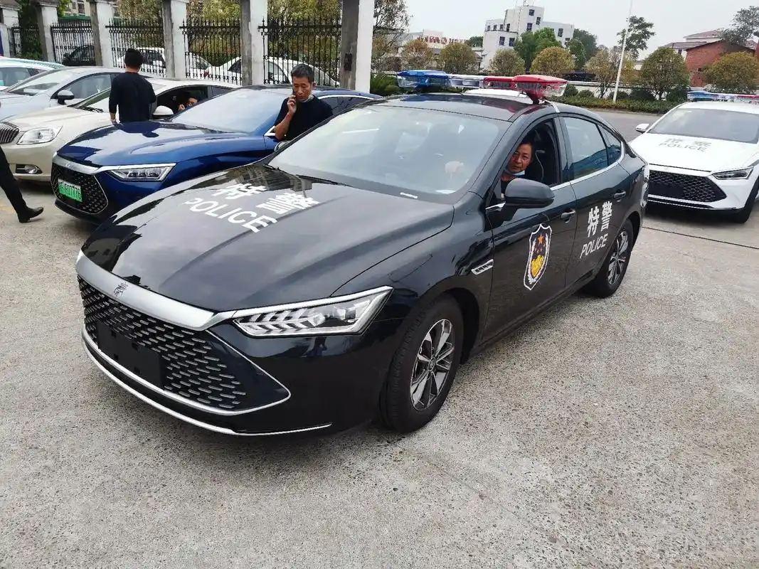 警车版秦plusdmi就是帅,尤其是黑色的特警车,又酷又帅[ - 抖音