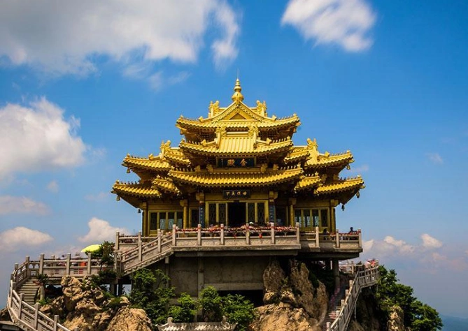 最受游客青睐的河南城市旅游收入破千亿老外都慕名前来