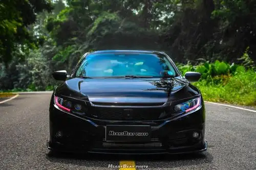 广州车友打造低趴10代本田思域,黑武士的风格杀气腾腾!