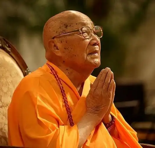 本焕法师希望她能永远保持本心,将内心珍贵之物供养起来,并且也希望