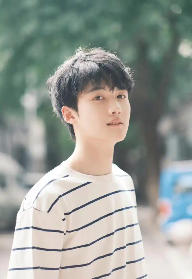 "宝藏男星"孙浠伦