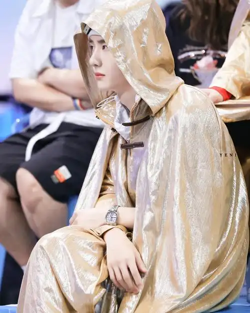 200829 快乐大本营 截修 闪闪发光的美貌 cr:logo