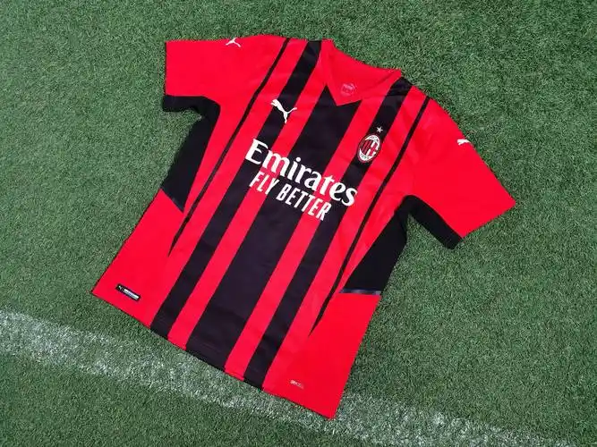 ac米兰21/22赛季主场球衣赏析