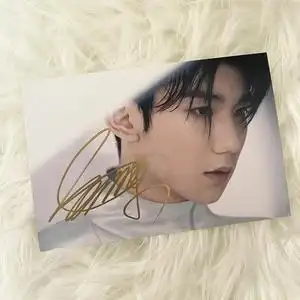 出王源亲笔签名照