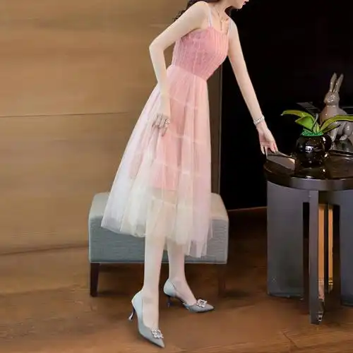 春装时尚优雅气质一字肩纯色简约仙女网纱吊带连衣裙女