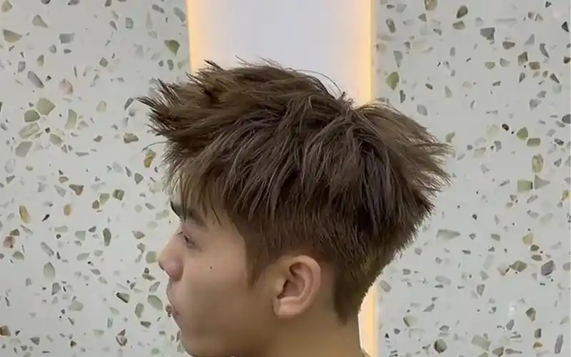 男生显白质感发色推荐亚麻灰棕色