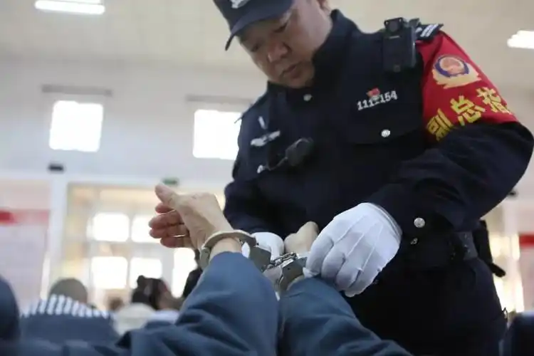 高考状元黎力,抢银行被判10年,出狱后考入西安交大,如今怎样?