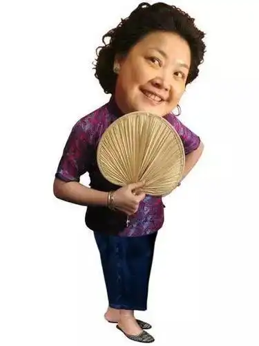 2008年,黄伟香在新版《七十二家房客》中饰演包租婆八姑而被人熟悉.