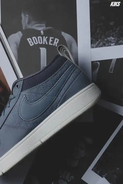 在结合生活方式与篮球文化方面,这双 nike book 1 无疑从诸如 nike