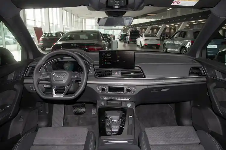 2022款奥迪q5lsportback40tfsi豪华型