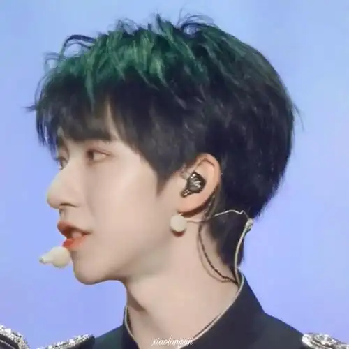 贺峻霖你就是我心里的唯一 cr.纪只呤 - 堆糖,美图壁纸兴趣社区