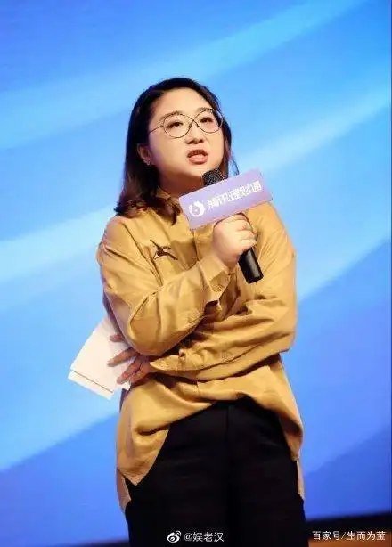 傅首尔发长文"世界曾经薄待我,还好将你赠予我"为爱情落泪