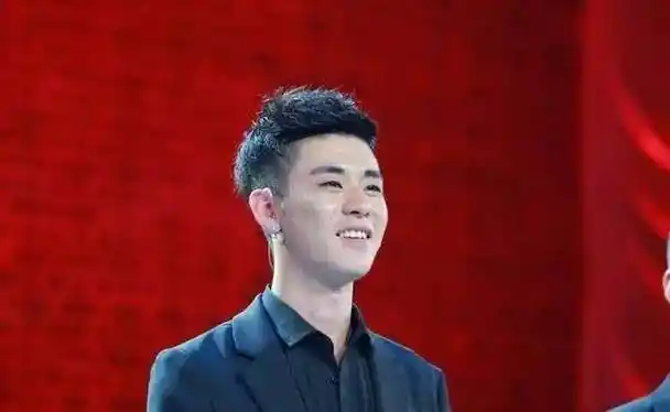 郭德纲护犊子,为张云雷又一徒弟遭其封杀,被逐出师门网友叫好_李欧_老