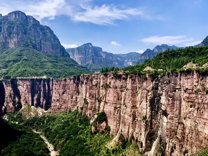 红岩大峡谷