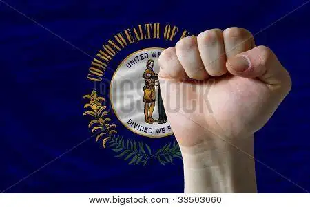 我们国家国旗的硬拳头在它象征着权力与肯塔基州