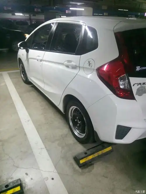 好多朋友喜欢我喷的铁轮毂我发个不完美的教程