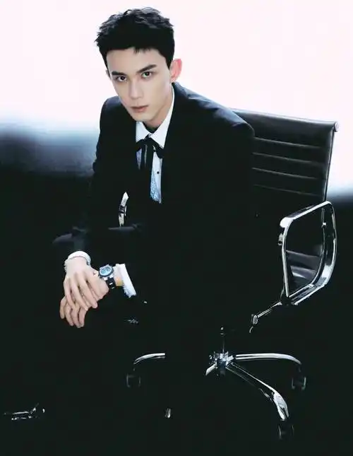 杨颖&陈都灵美翻,杨洋&吴磊&王一博帅,陈飞宇有落差_关晓彤_图片_来源