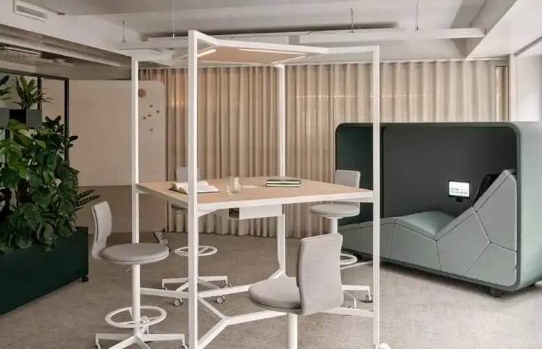 服装公司办公室装修布局设计要点解析 - 装修设计 - 成都朗煜工装公司