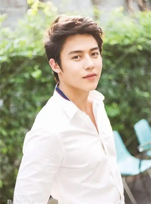 泰星mark:人生赢家 三台收视冠军剧男主 爱情事业双丰收