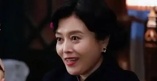 演员丁嘉丽:演技高超经历坎坷,两次离婚意难平,如今回归家庭