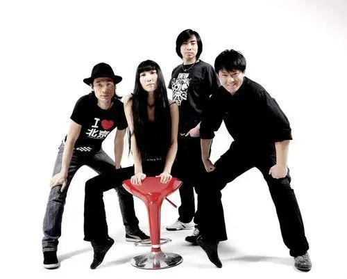 布衣乐队作品被日本天王乐队翻唱 年初四发片