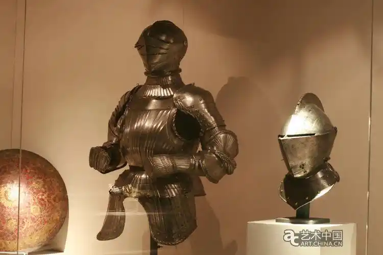 马克西米里安诺式半身盔甲