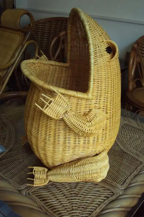 藤编工艺艺术创作动物园