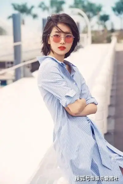 裴秀智短发写真,齐下巴短发靓丽可人