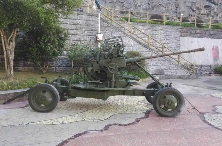 阅读历史系列,中国第一种高射炮:55式37毫米高射炮_防空武器_火炮