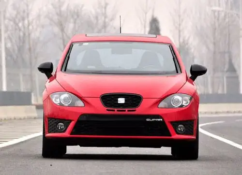 s 标志的跑车 这是什么车?价值何许?