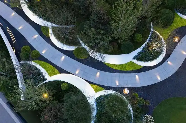 [分享]令人怦然心动的曲线构图