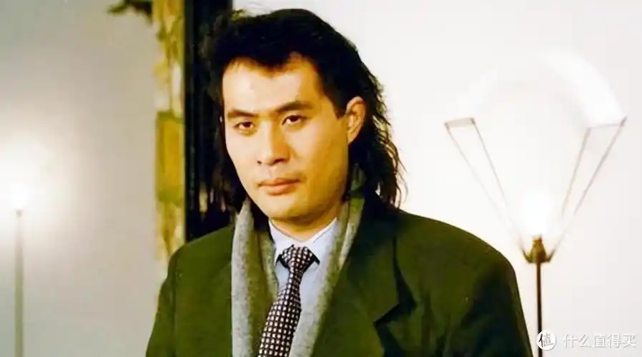 当年徐锦江到云南拍戏看上一个女兵他跑去说我很喜欢你