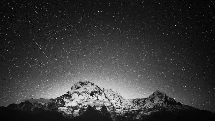 梦幻唯美星空壁纸_当流星雨来的时候