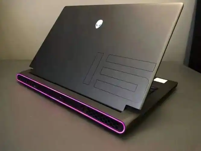 全新外星人m15r7搭载了最新款intel12代酷