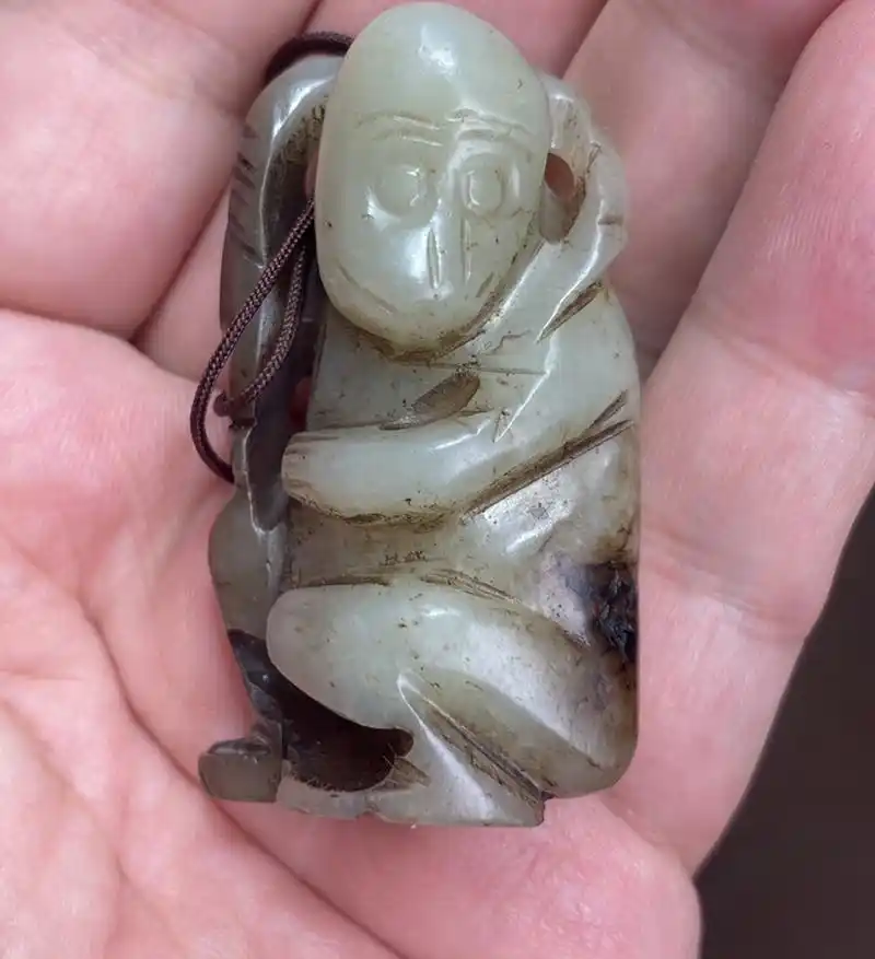 那么窄的地方是如果用大管钻呢? #收藏# #玉器鉴