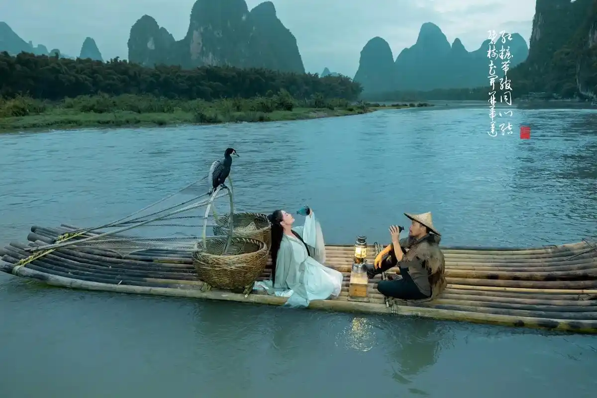 总要来一趟桂林阳朔吧!坐一次漓江的竹筏,听听漓江的山歌 - 抖音