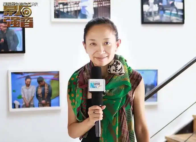 主持人王芳:29岁嫁大15岁教授,31岁独自产检生女,她如今怎样了_节目