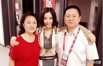 李信敏是一名优秀的歌舞演员,其代表作有《百灵鸟轻唱》,《我心底的