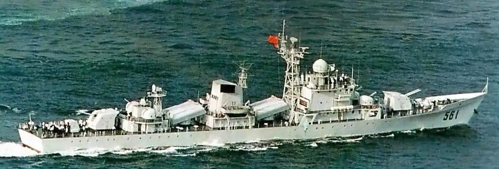 053h1g型(北约称"江湖v级")导弹护卫舰561舰(汕头号 1996年服役)